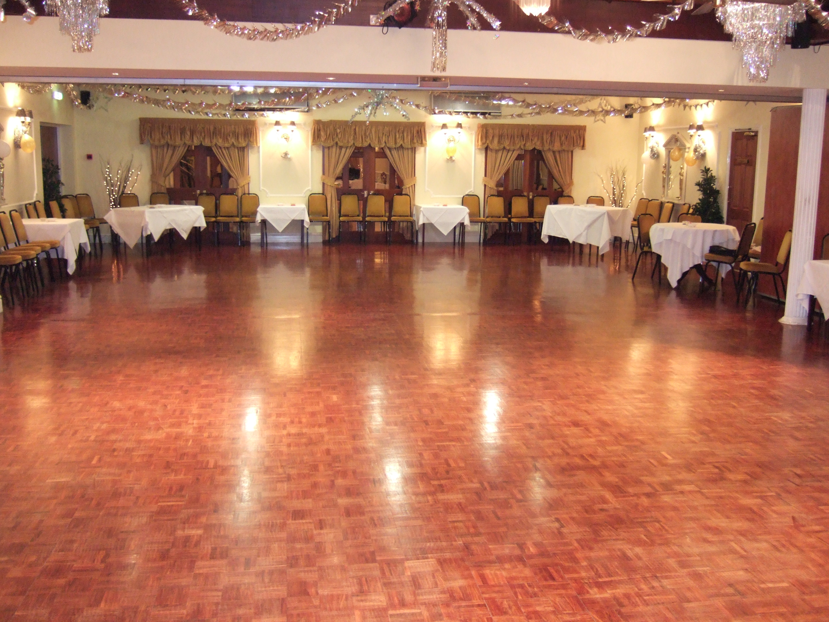 Modern Sequence Dance Holidays and Social Popular Sequence Dance Holidays Modern Sequence